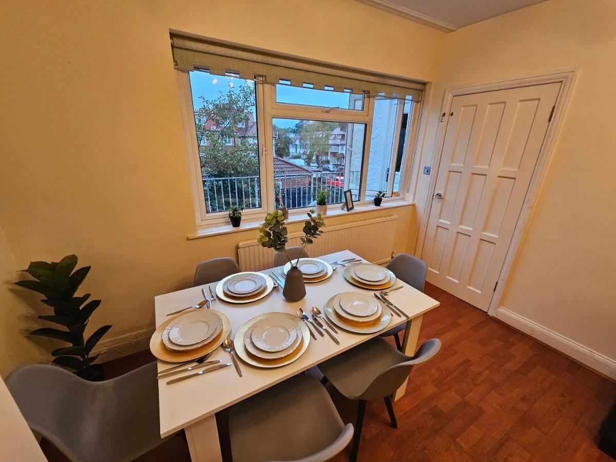 Large 4 Bedrooms Golders Green Londra Dış mekan fotoğraf