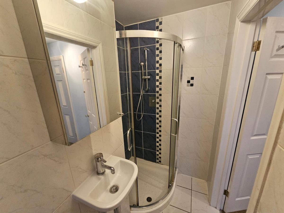 Large 4 Bedrooms Golders Green Londra Dış mekan fotoğraf