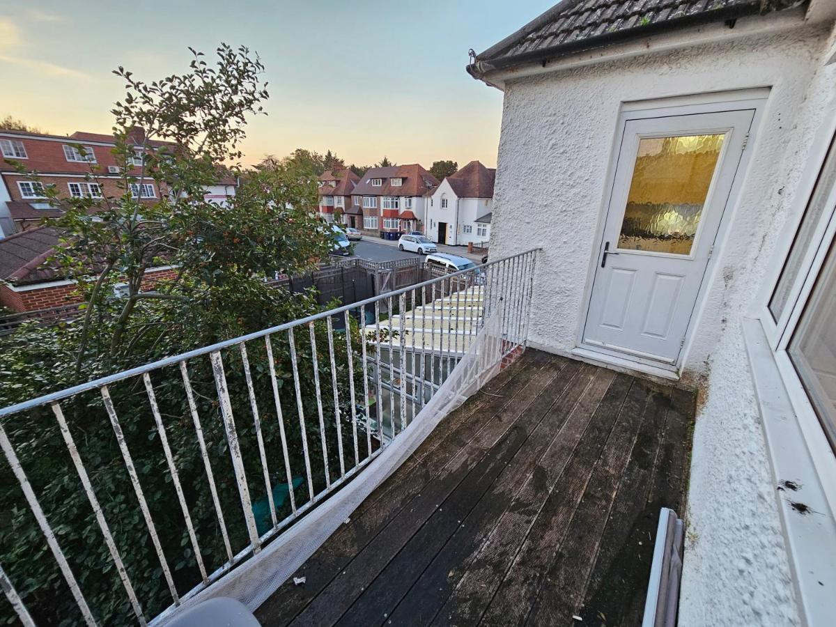 Large 4 Bedrooms Golders Green Londra Dış mekan fotoğraf