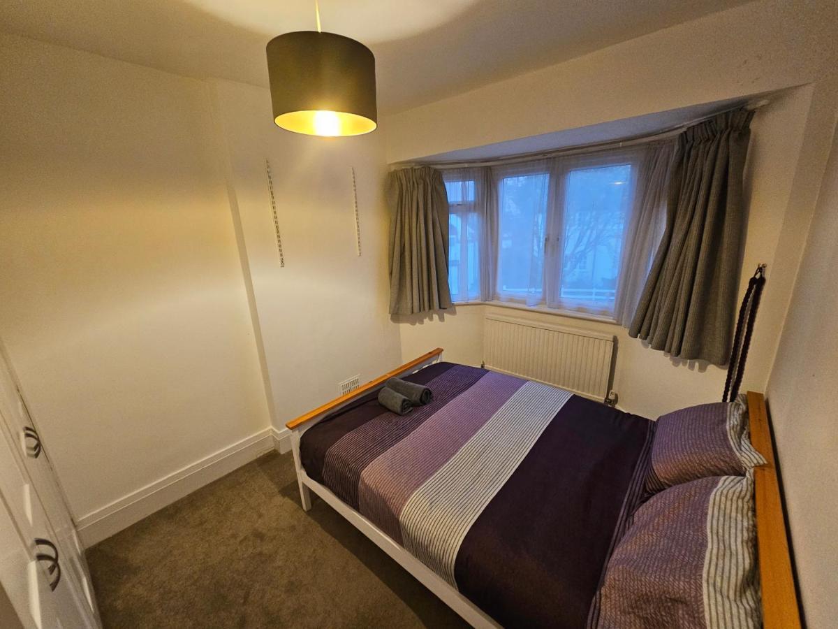 Large 4 Bedrooms Golders Green Londra Dış mekan fotoğraf